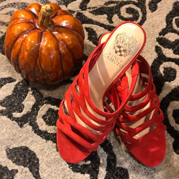 Vince Camuto Shoes - 🌟LAST 24 hrs🌟VINCE CAMUTO suede heels. NEW